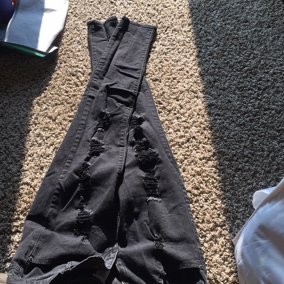 Ripped /distressed jeans - Picture 1 of 3